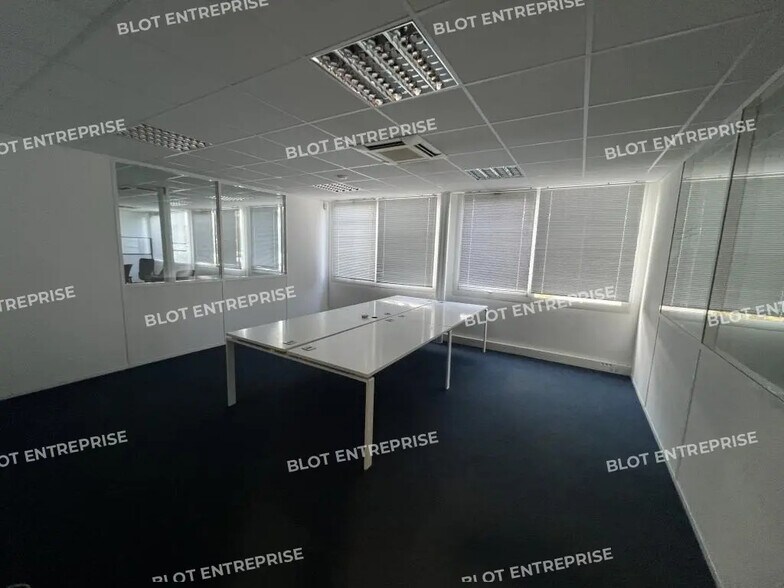 Bureau dans Carquefou à louer - Photo de l’immeuble – Image 3 sur 14