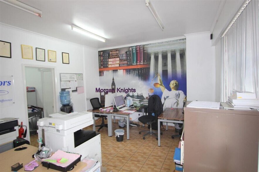 20 Colvin Rd, Londres à vendre - Photo de l’immeuble – Image 2 sur 13