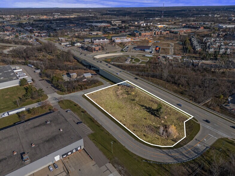 25125 Novi Rd, Novi, MI à vendre - Photo de l’immeuble – Image 1 sur 6