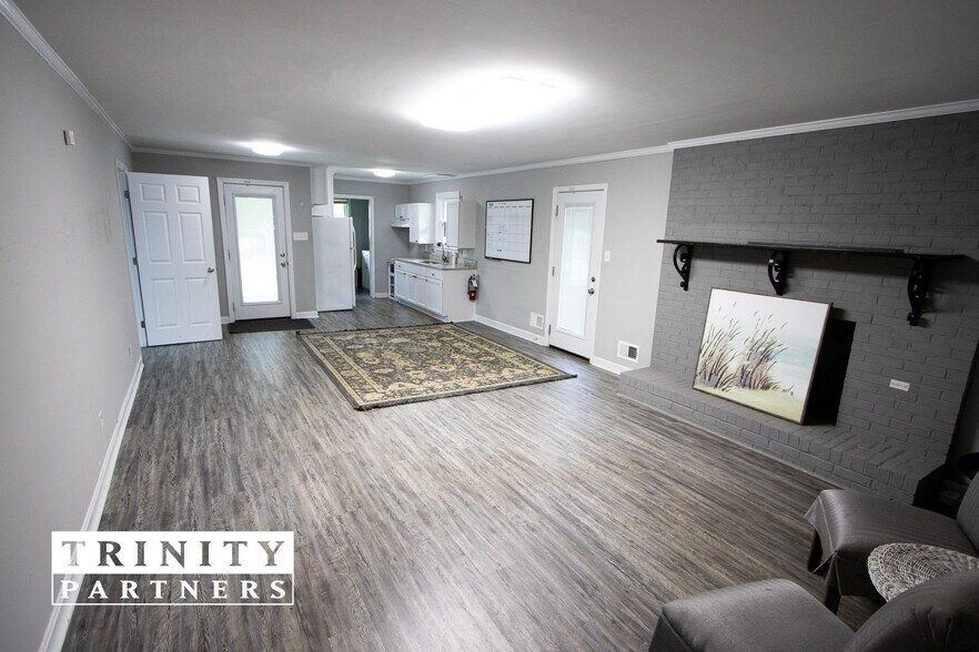 1253 Pine St, Elgin, SC à vendre - Photo de l’immeuble – Image 2 sur 6