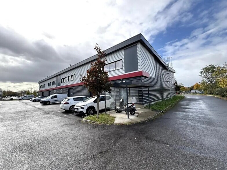 Local d’activités dans Toulouse à louer - Photo de l’immeuble – Image 2 sur 5