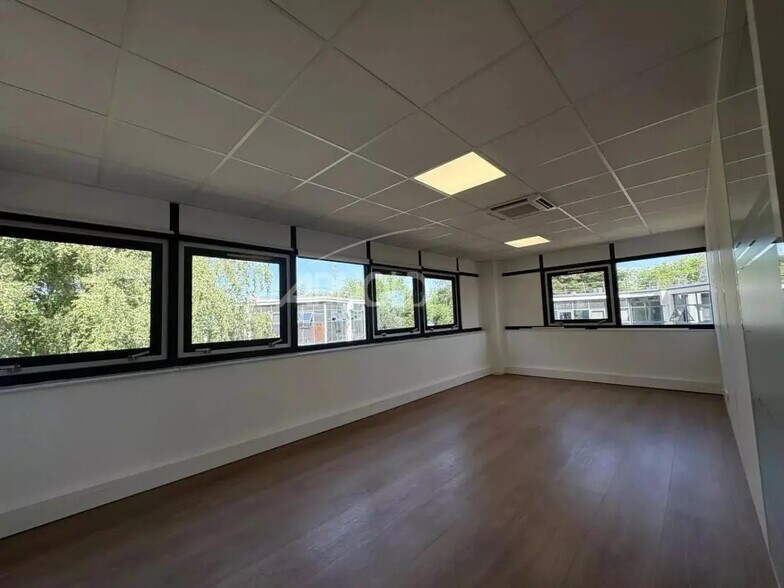 Bureau dans Nantes à louer - Photo de l’immeuble – Image 1 sur 12