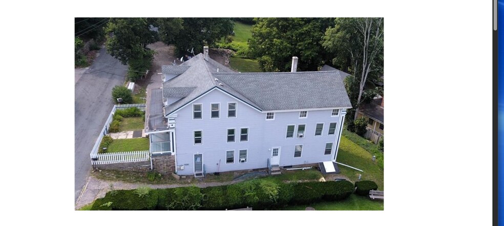 8 Highview Ave, Hope Valley, RI à vendre - Photo de l’immeuble – Image 1 sur 10