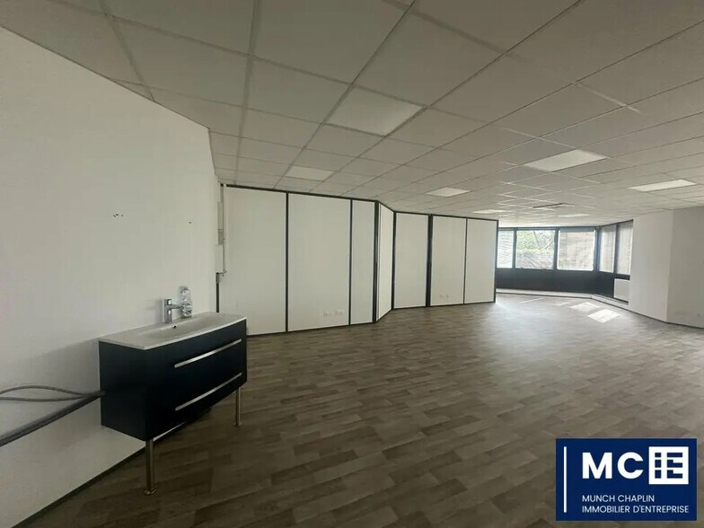Bureau dans Oberhausbergen à louer - Photo de l’immeuble – Image 1 sur 5