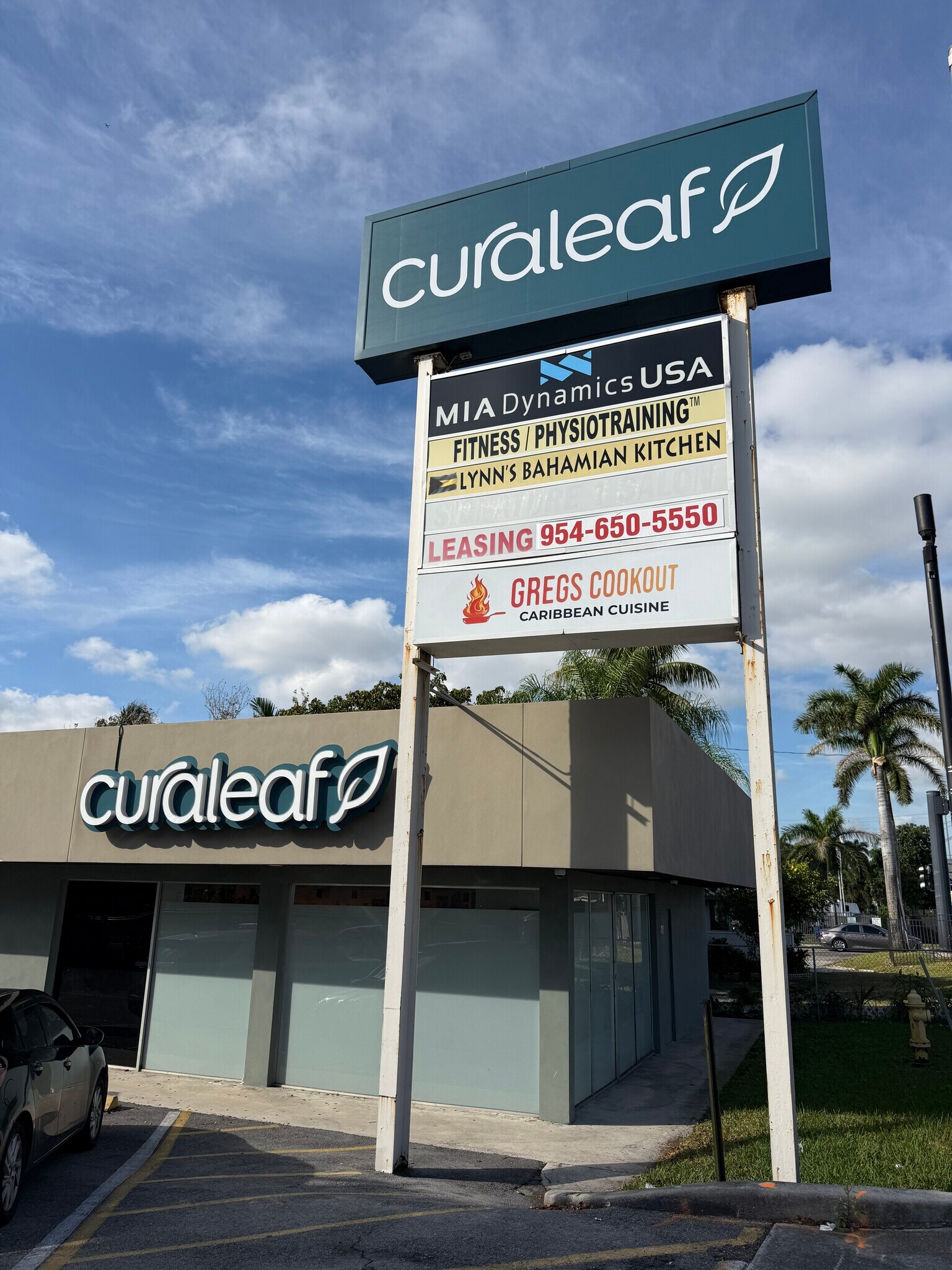 2900 W Hallandale Beach Blvd, Hallandale, FL à louer Photo principale– Image 1 sur 16