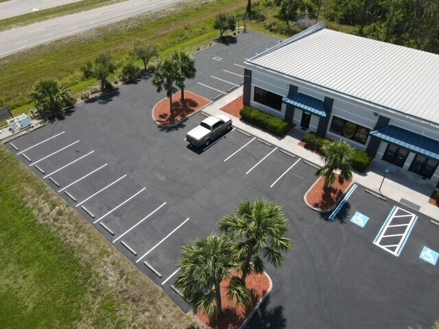 29291 Tribune Blvd, Punta Gorda, FL à louer - Photo de l’immeuble – Image 3 sur 4