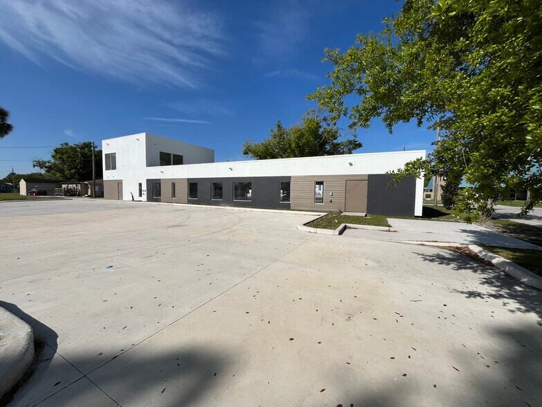 907 Person St, Kissimmee, FL à vendre - Photo de l’immeuble – Image 3 sur 14