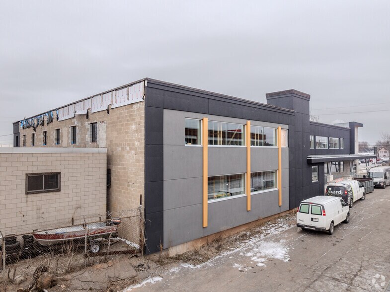 401 Victoria Ave N, Hamilton, ON à louer - Photo de l’immeuble – Image 3 sur 3
