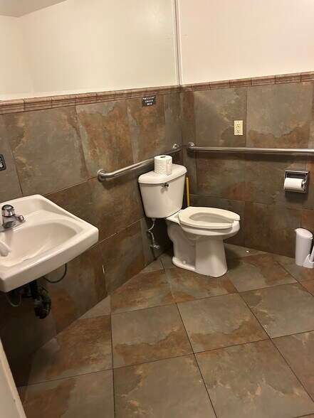 31161 Niguel Rd, Laguna Niguel, CA à louer - Photo de l’immeuble – Image 3 sur 9