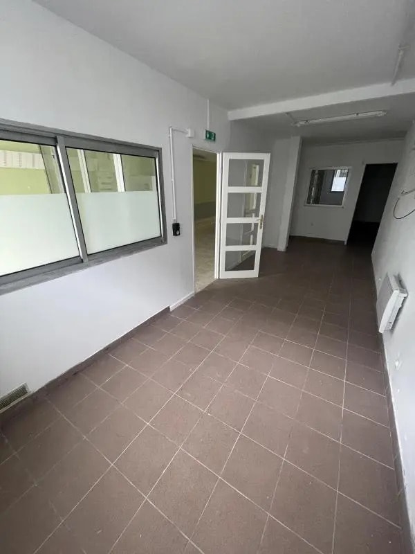 Plus de détails pour Industriel/Logistique à vendre