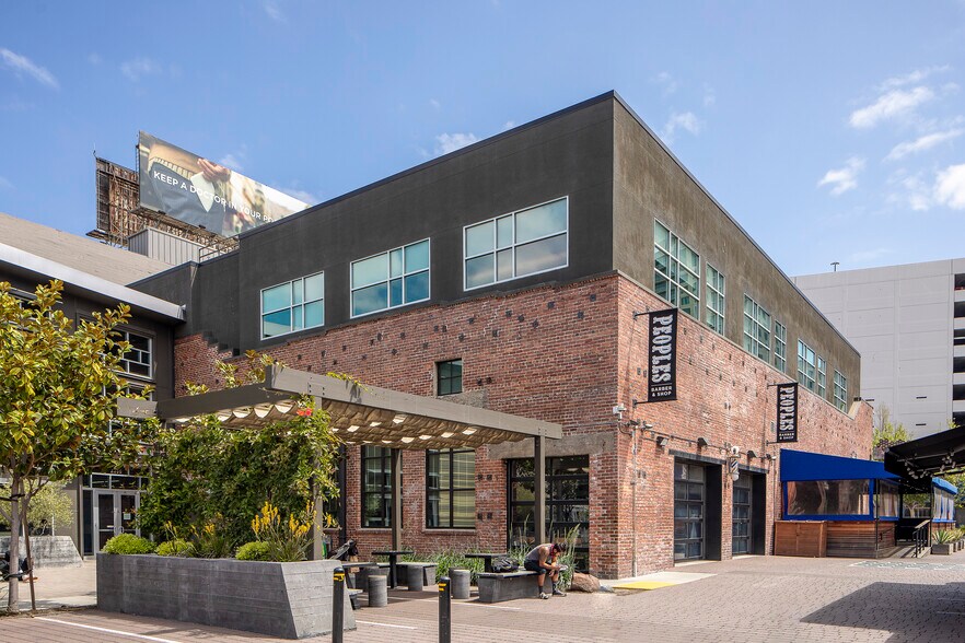 2335-2345 Broadway, Oakland, CA à louer - Photo de l’immeuble – Image 3 sur 4