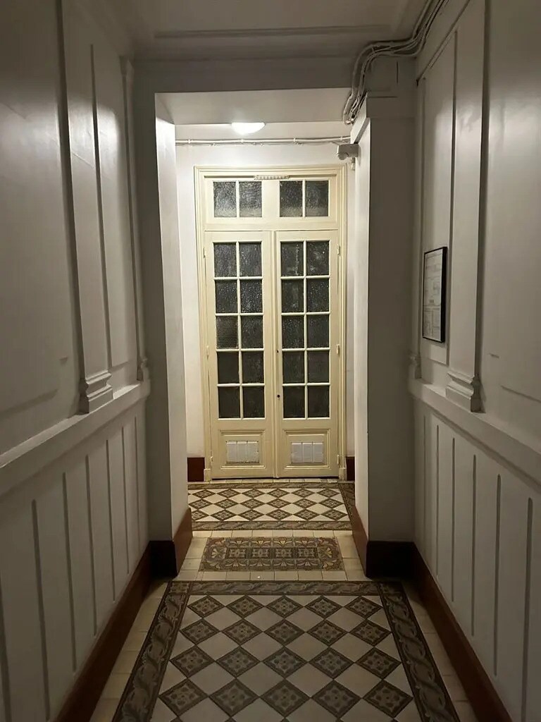 Local commercial dans Paris à vendre Photo intérieure– Image 1 sur 6