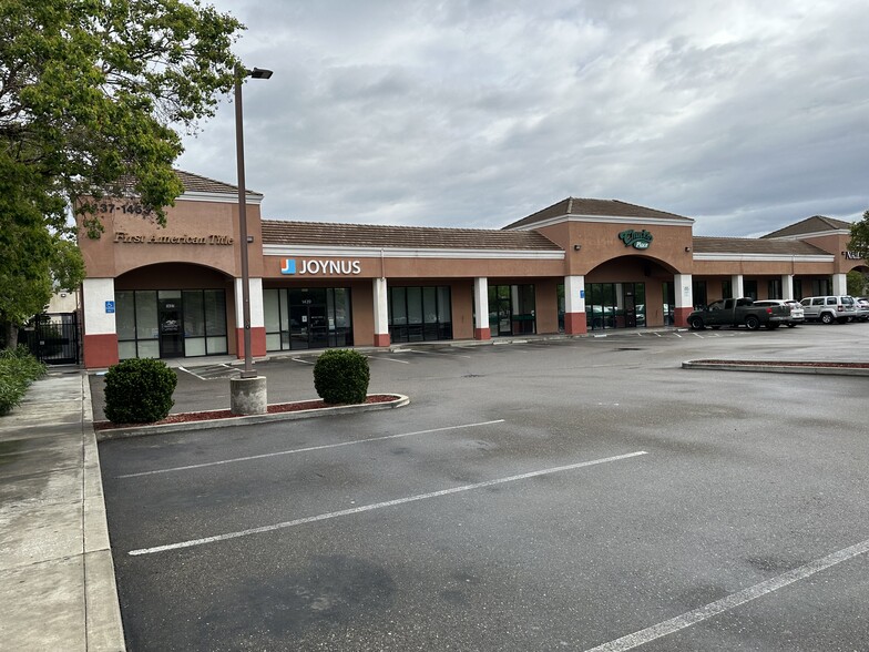 250 Commerce Ave, Manteca, CA à louer - Photo de l’immeuble – Image 3 sur 7