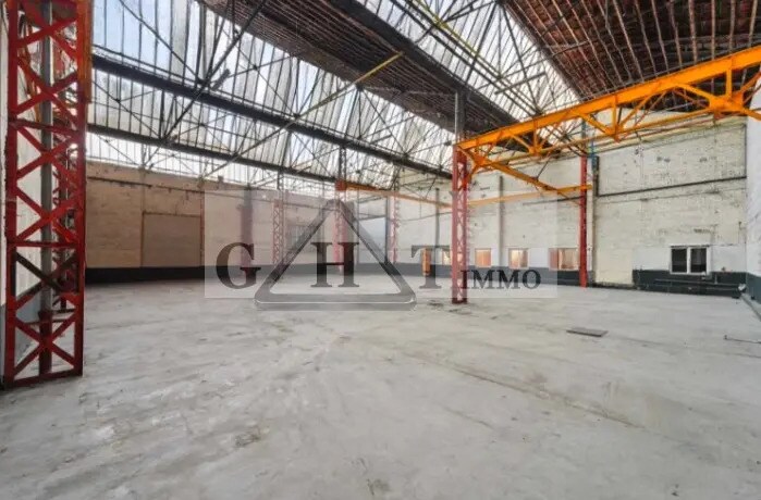 Bureau dans Villeneuve-la-Garenne à louer - Photo de l’immeuble – Image 1 sur 3