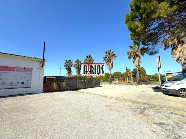 Plus de détails pour Local commercial à vendre