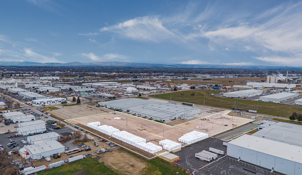 900 E Karcher Rd, Nampa, ID à louer - Photo de l’immeuble – Image 2 sur 3
