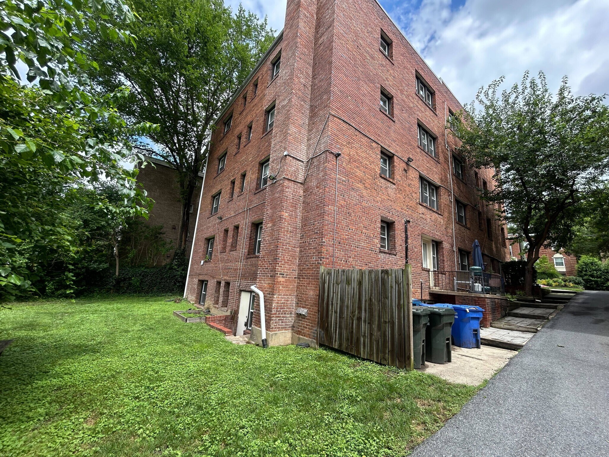 4564 Macarthur Blvd NW, Washington, DC à vendre Photo principale– Image 1 sur 34