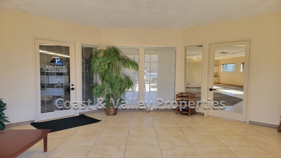 65 San Miguel Ave, Salinas, CA à louer - Photo intérieure – Image 3 sur 9