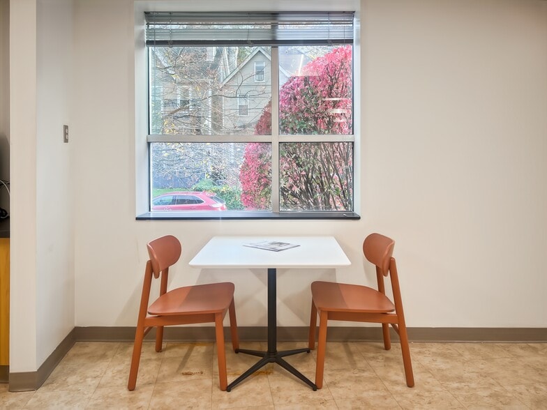 400 Lydia St, Carnegie, PA à louer - Photo intérieure – Image 2 sur 14