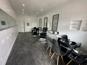 18480-18484 W Dixie Hwy, North Miami Beach, FL à louer Photo intérieure– Image 1 sur 5