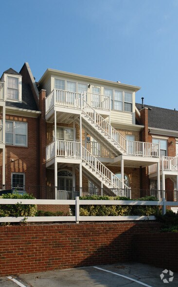 49 Lenox Pointe NE, Atlanta, GA à louer - Photo de l’immeuble – Image 3 sur 23