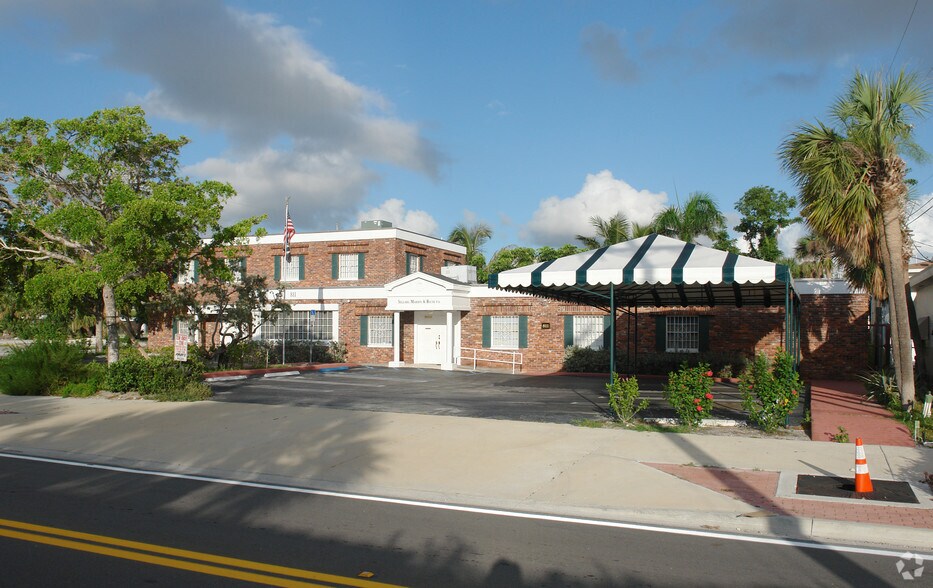 811 N Olive Ave, West Palm Beach, FL à vendre - Photo de l’immeuble – Image 2 sur 3