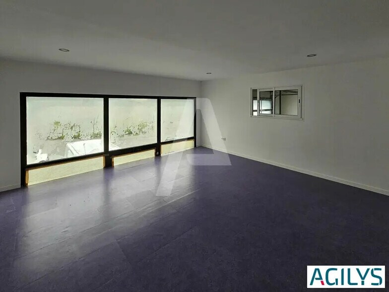 Local d'activités dans Villebon-sur-Yvette à vendre - Photo de l’immeuble – Image 3 sur 6