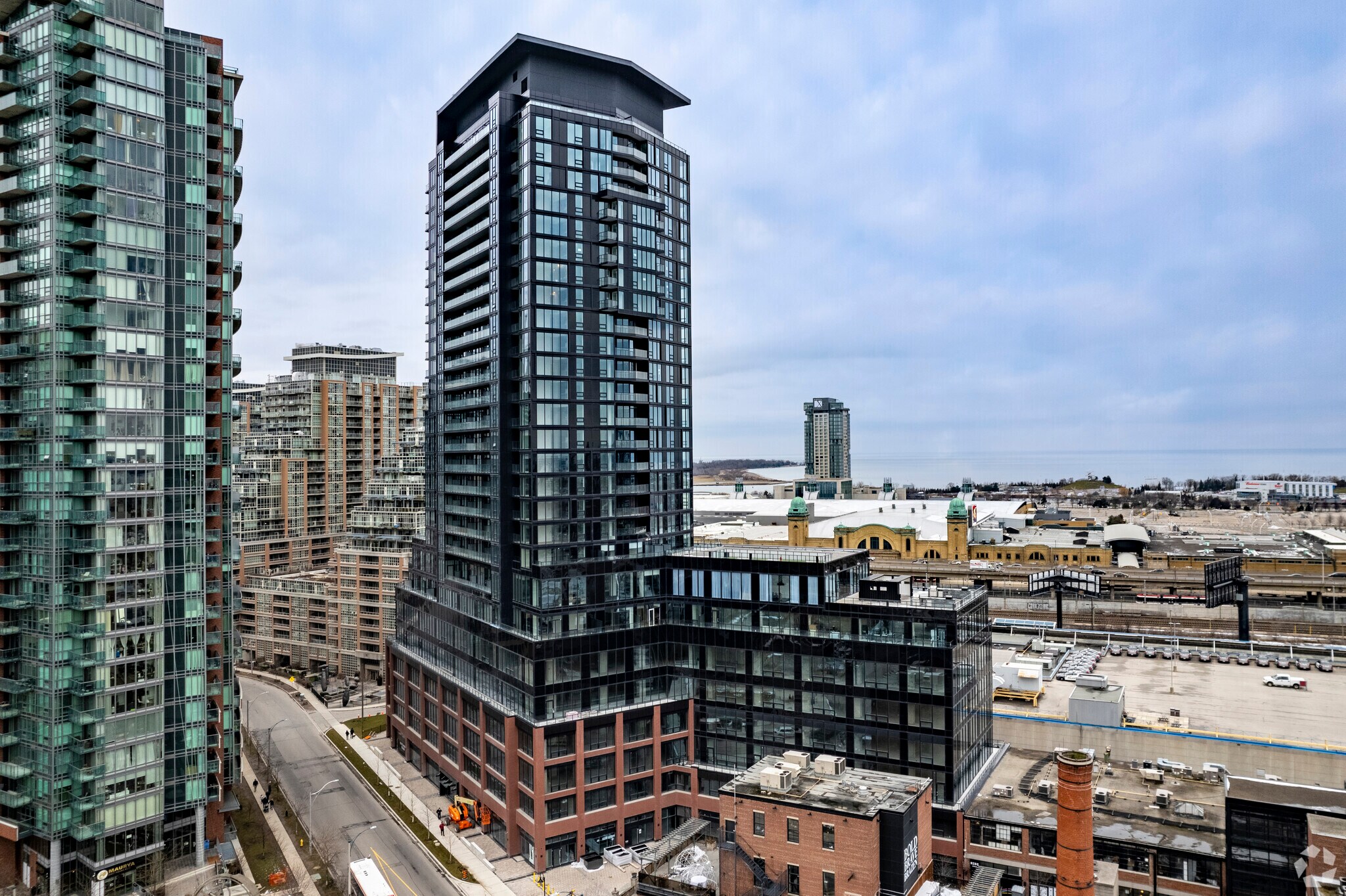 145-147 E Liberty St, Toronto, ON à louer Photo principale– Image 1 sur 6