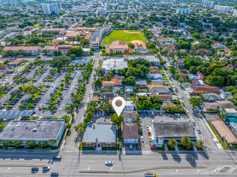 Flagami Covered-land Play /Portfolio portefeuille de 4 biens à vendre sur LoopNet.fr - Photo de l’immeuble – Image 3 sur 14