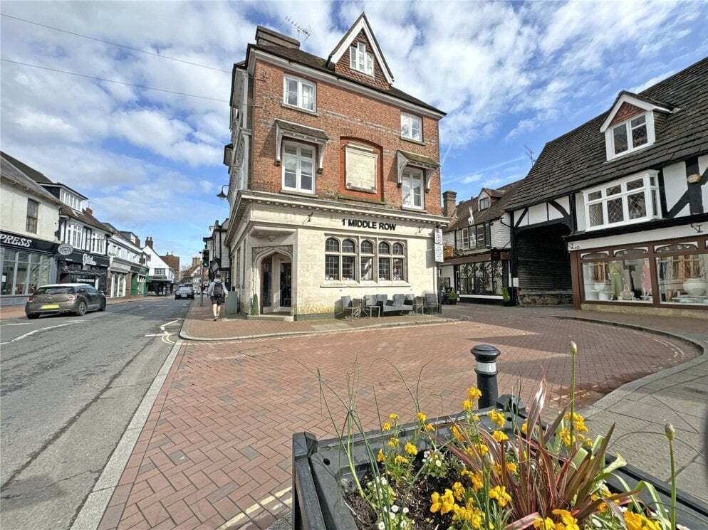 1 Middle Row, East Grinstead à louer Photo principale– Image 1 sur 2