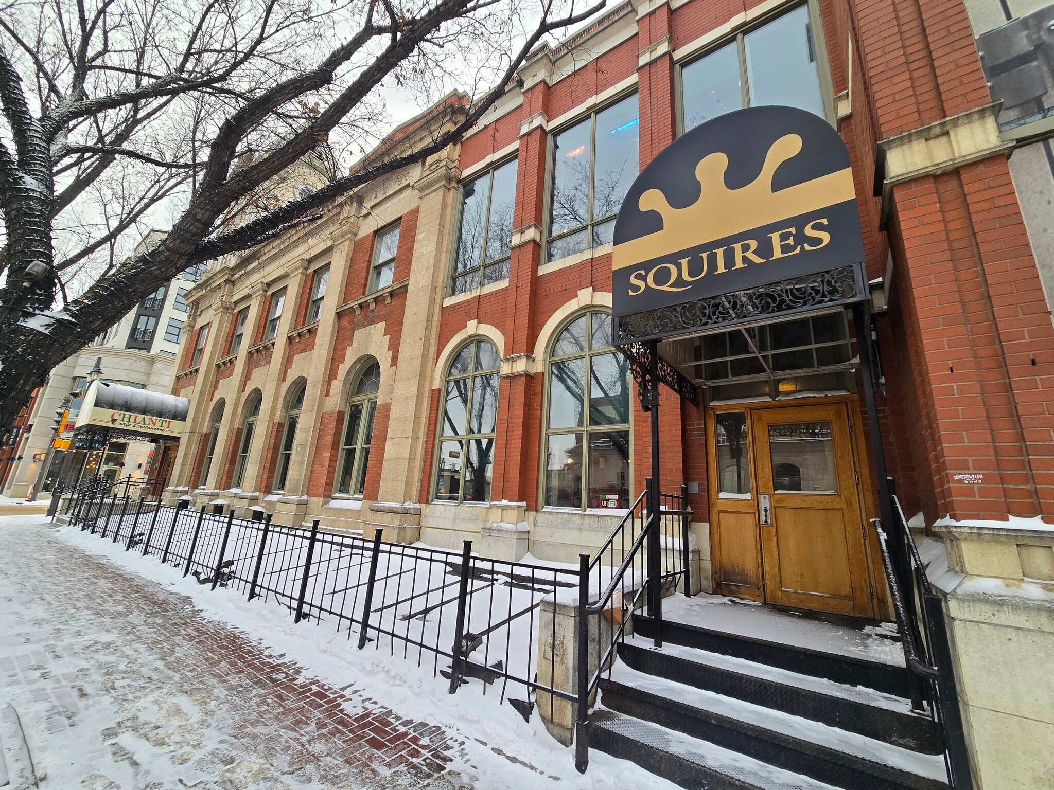 10505 82 Av NW, Edmonton, AB à louer Photo intérieure– Image 1 sur 8