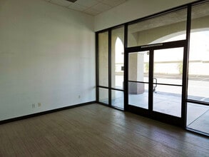 77750 Country Club Dr, Palm Desert, CA à louer Photo intérieure– Image 1 sur 5