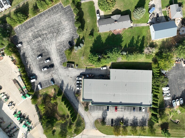 350 Aristocrat Dr, Florence, KY à louer - Photo de l’immeuble – Image 3 sur 6
