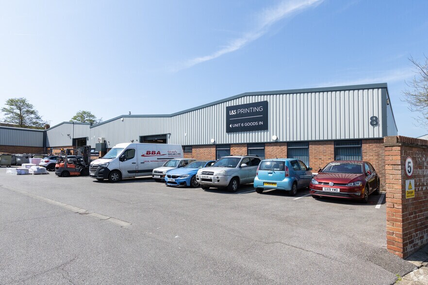 Dominion Way, Worthing à louer - Photo de l’immeuble – Image 1 sur 2