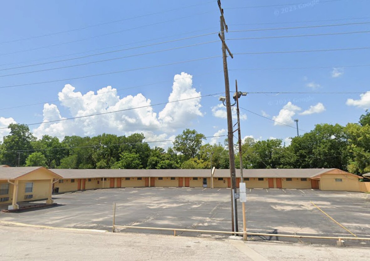 107 N Highway 77, Marietta, OK à vendre Photo de l’immeuble– Image 1 sur 2