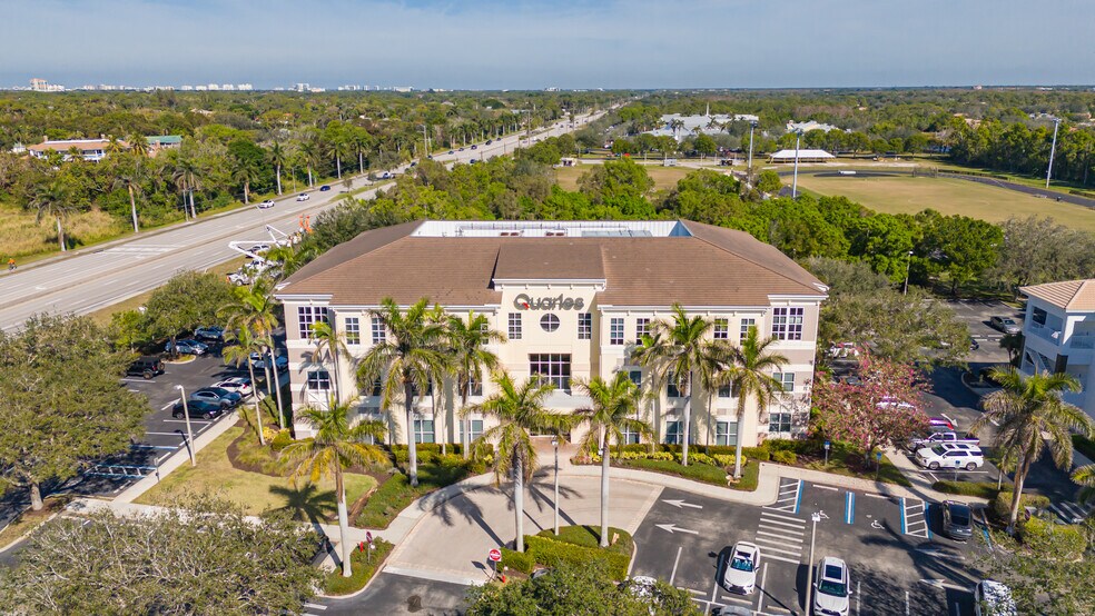 1395 Panther Ln, Naples, FL à louer - Photo de l’immeuble – Image 2 sur 16