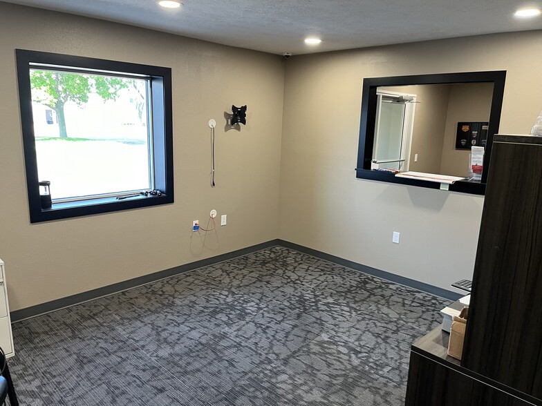 516 N Garfield Cir, Sioux Falls, SD à louer - Photo de l’immeuble – Image 2 sur 4