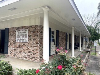 Plus de détails pour 441 Charles St, New Iberia, LA - Bureau à vendre
