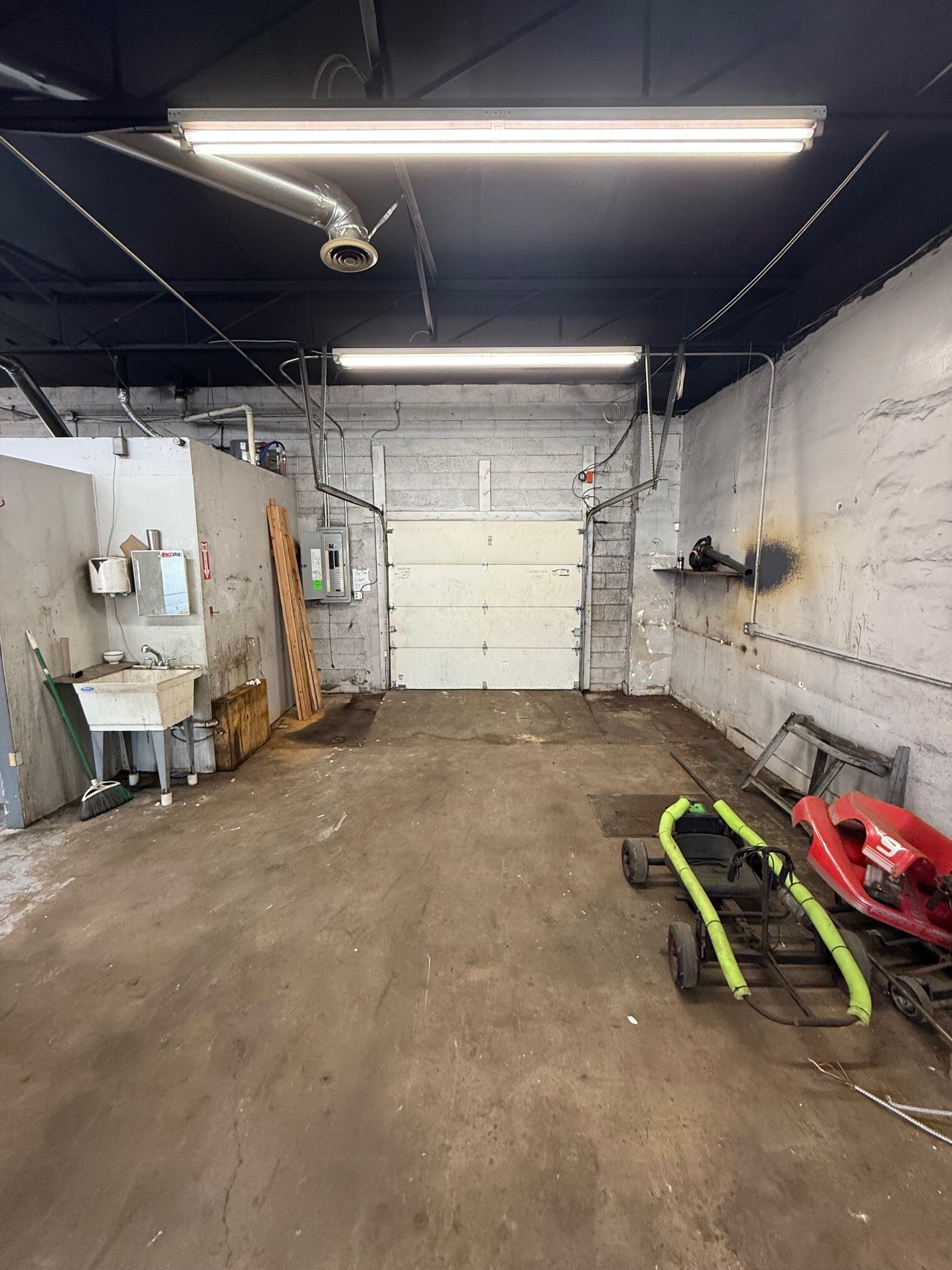 26423-26433 Harper Ave, Saint Clair Shores, MI à louer Photo de l’immeuble– Image 1 sur 2