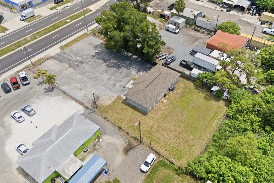 7113 Causeway Blvd, Tampa, FL à vendre - Photo de l’immeuble – Image 2 sur 8