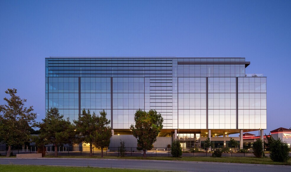 405 Industrial Rd, San Carlos, CA à louer - Photo de l’immeuble – Image 3 sur 21