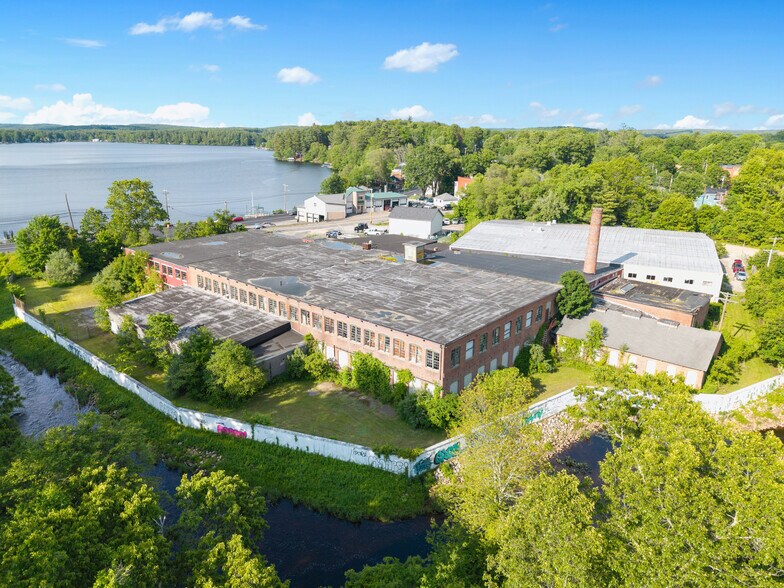277 E Main St, East Brookfield, MA à vendre - Photo principale – Image 1 sur 45