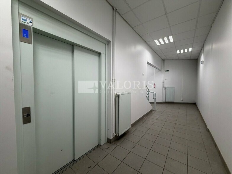 20 Avenue Lucien Buisson, Meyzieu à louer - Photo de l’immeuble – Image 3 sur 8