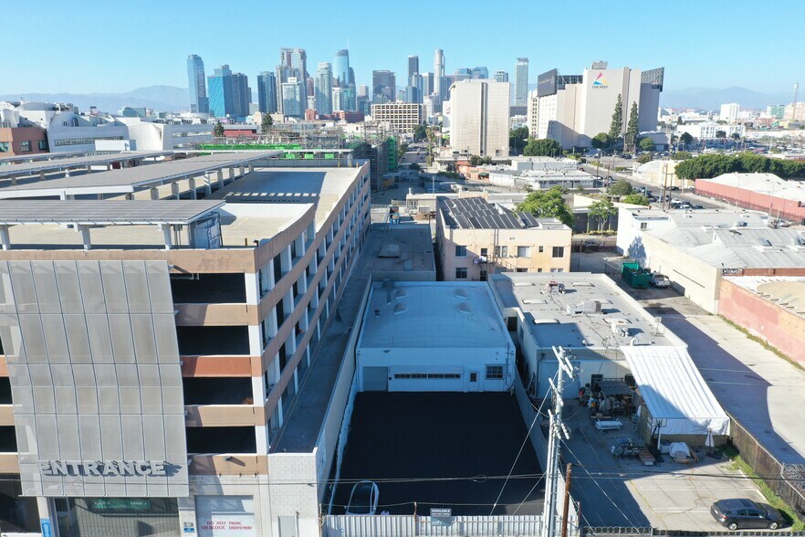 235 W 24th St, Los Angeles, CA à louer - Photo de l’immeuble – Image 3 sur 3