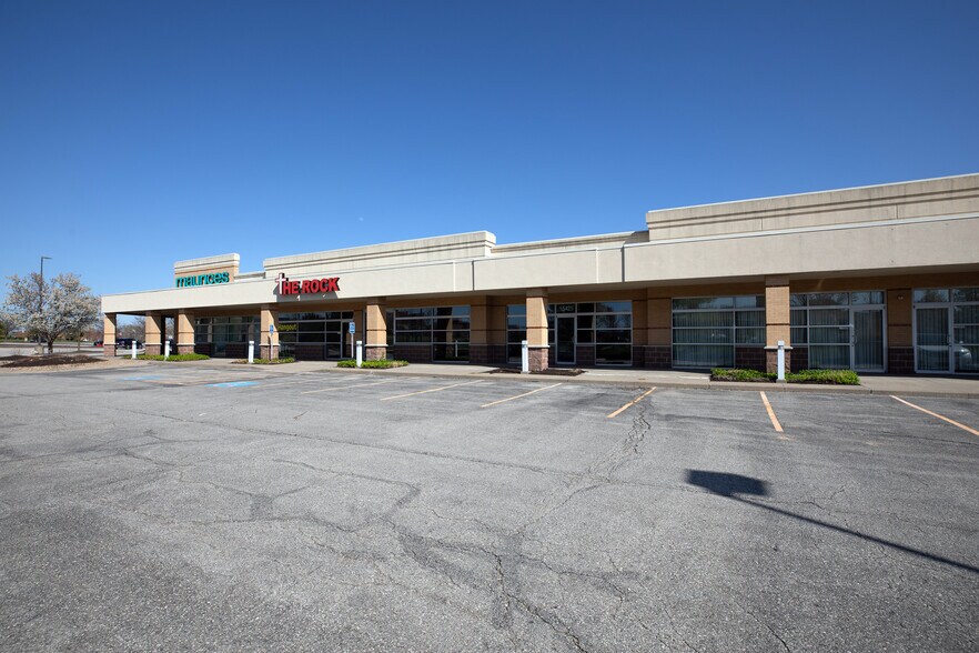 15405-15455 S Rogers Rd, Olathe, KS à louer - Photo de l’immeuble – Image 3 sur 6