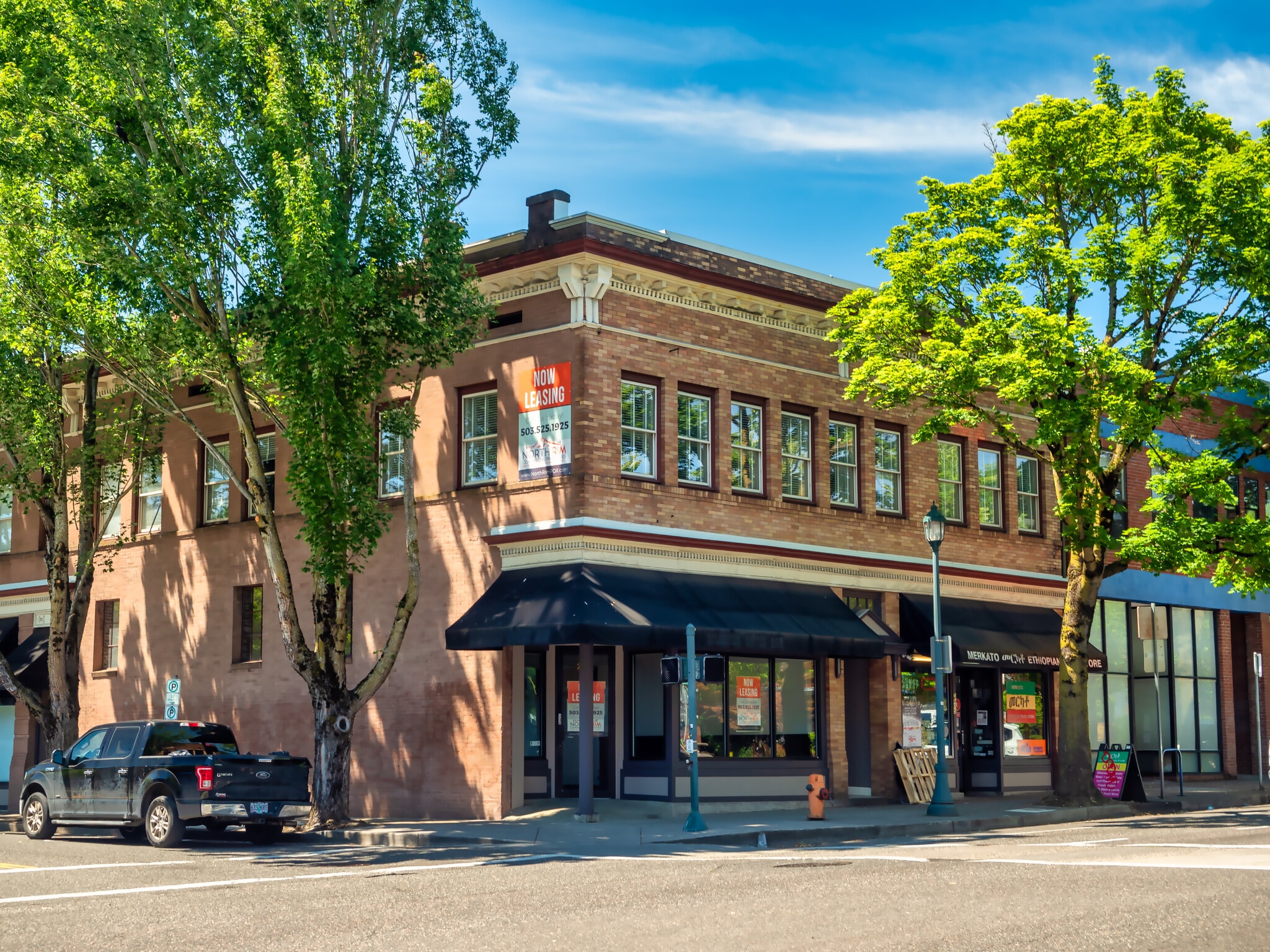 325-333 NE Russell St, Portland, OR à louer Photo de l’immeuble– Image 1 sur 7