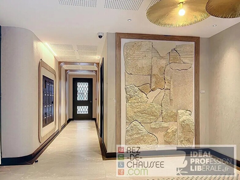 Bureau dans Puteaux à vendre - Photo de l’immeuble – Image 2 sur 12