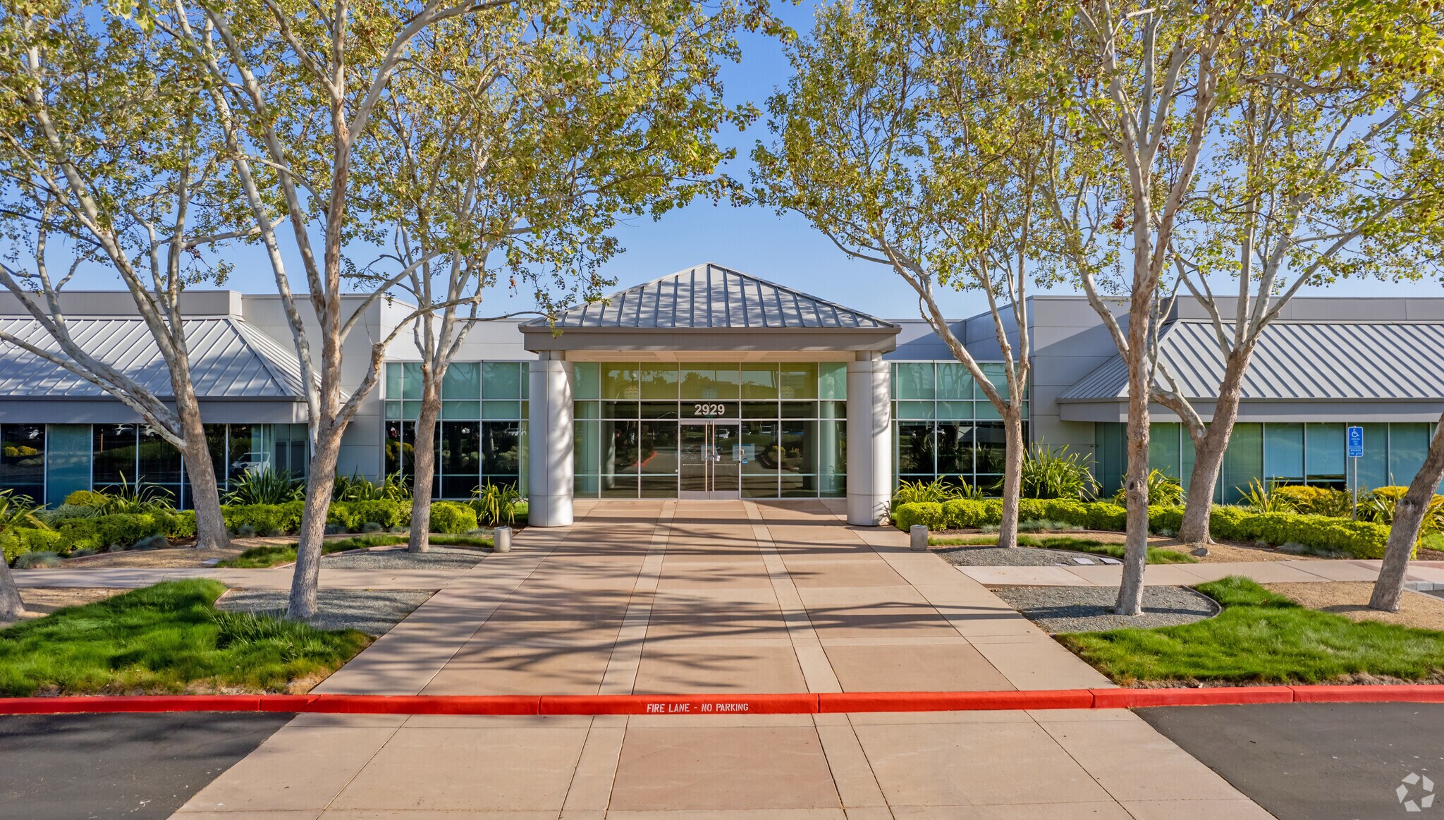 2901-2929 Patrick Henry Dr, Santa Clara, CA à louer Photo de l’immeuble– Image 1 sur 10