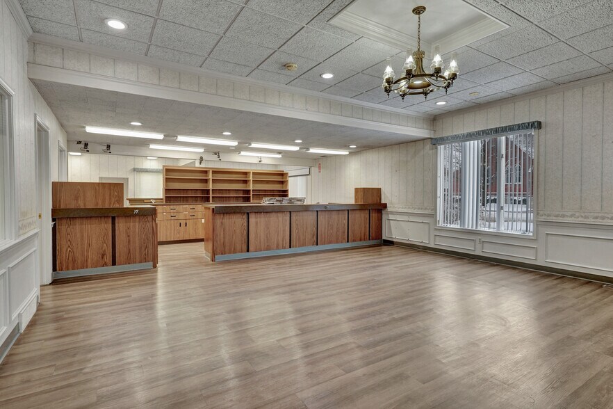 102 S 3rd St, Saint Clair, MI à vendre - Photo de l’immeuble – Image 3 sur 12