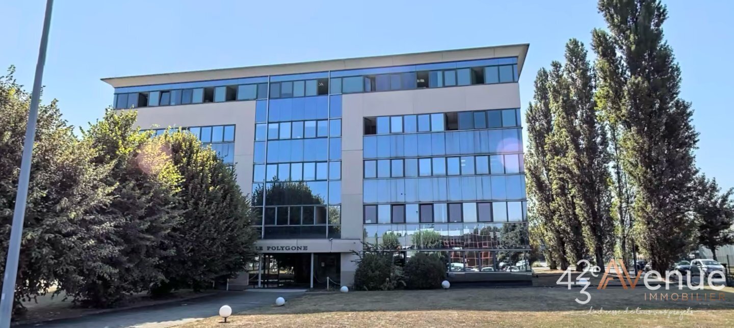 Bureau dans Saint-Étienne à vendre Photo de l’immeuble– Image 1 sur 13